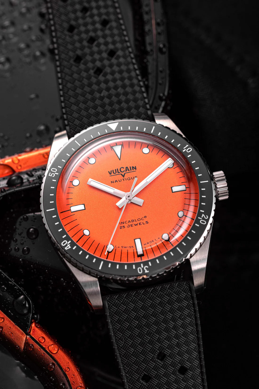 Vulcain Watch - Skindiver Nautique 38mm - Orange (metal bracelet + rubber strap included)