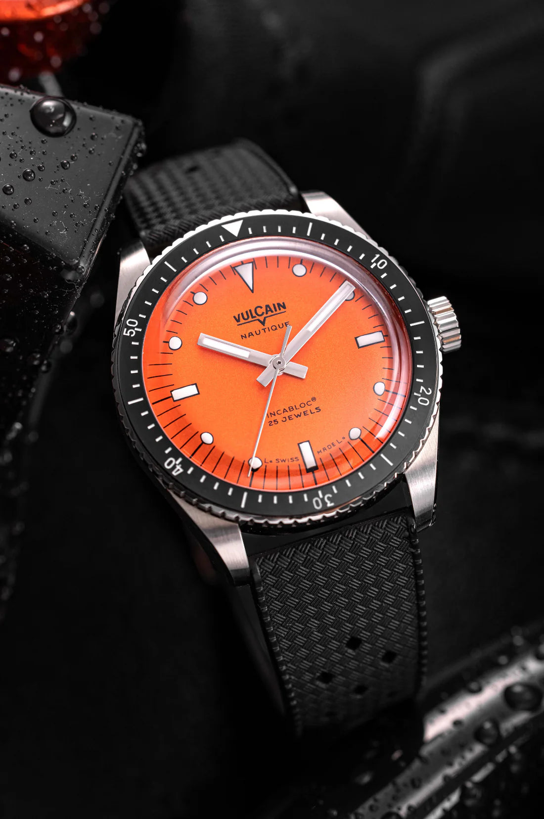 Vulcain Watch - Skindiver Nautique 38mm - Orange (metal bracelet + rubber strap included)