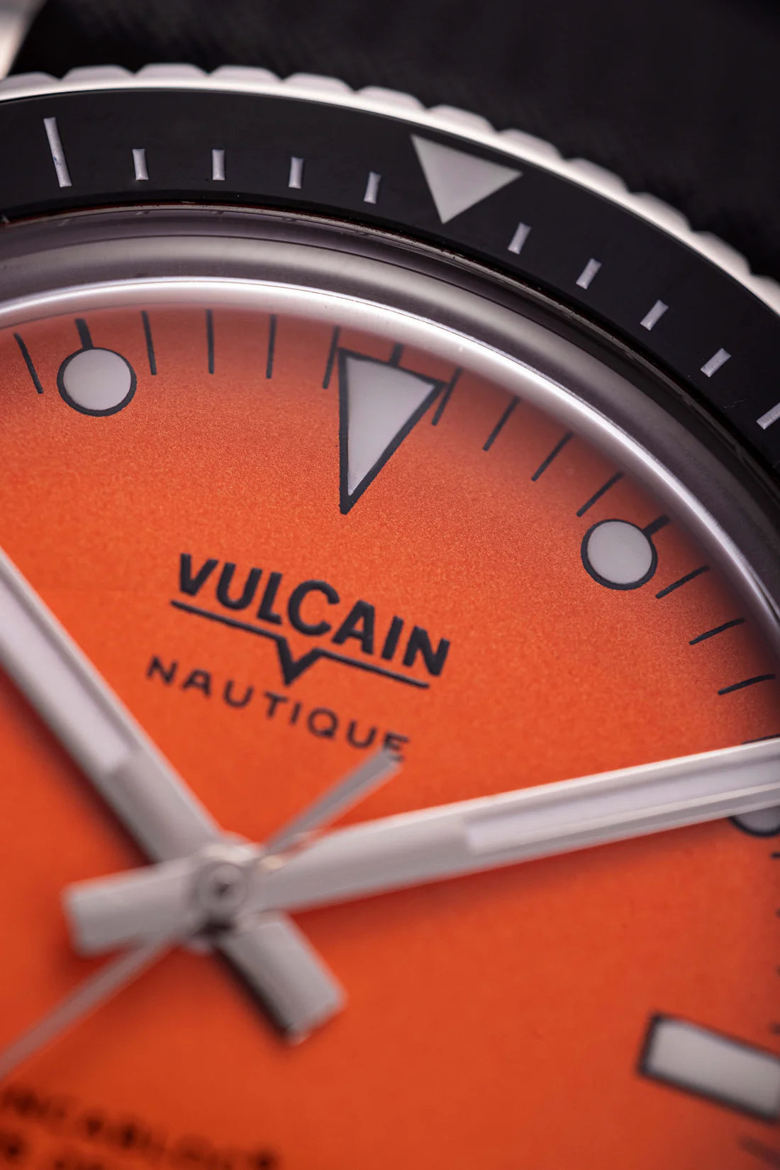 Vulcain Watch - Skindiver Nautique 38mm - Orange (metal bracelet + rubber strap included)