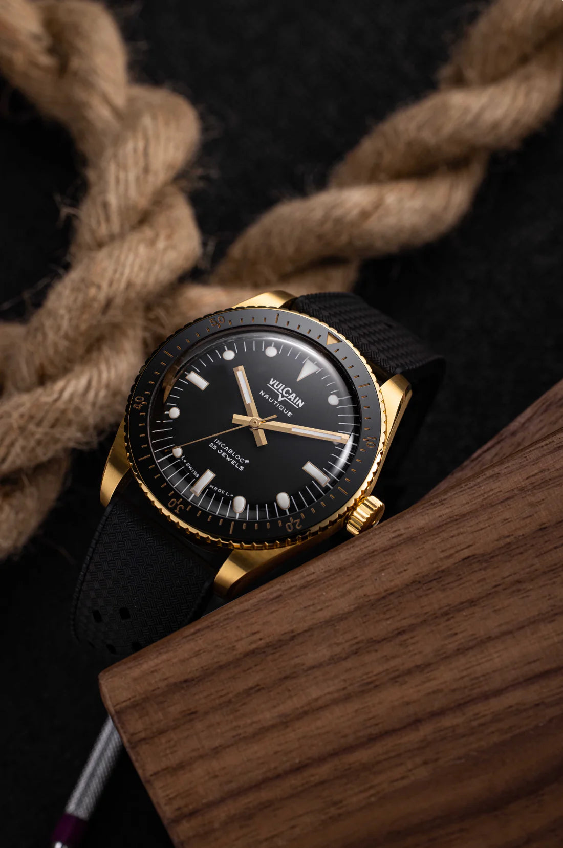 Vulcain Watch - Skindiver Nautique 38mm - Gold & Black