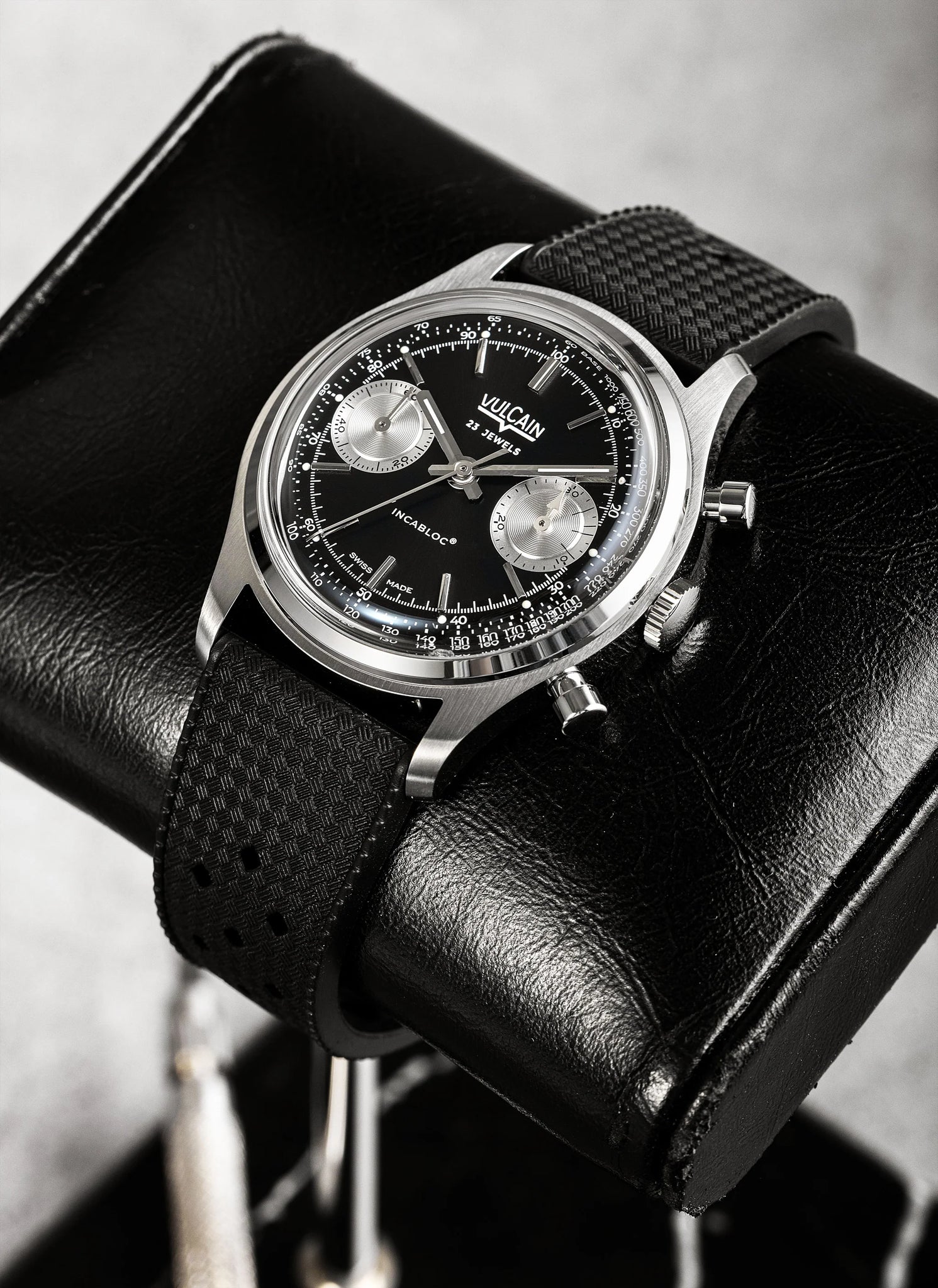 Montre Vulcain - Chronograph 70's 38mm - Black & Silver