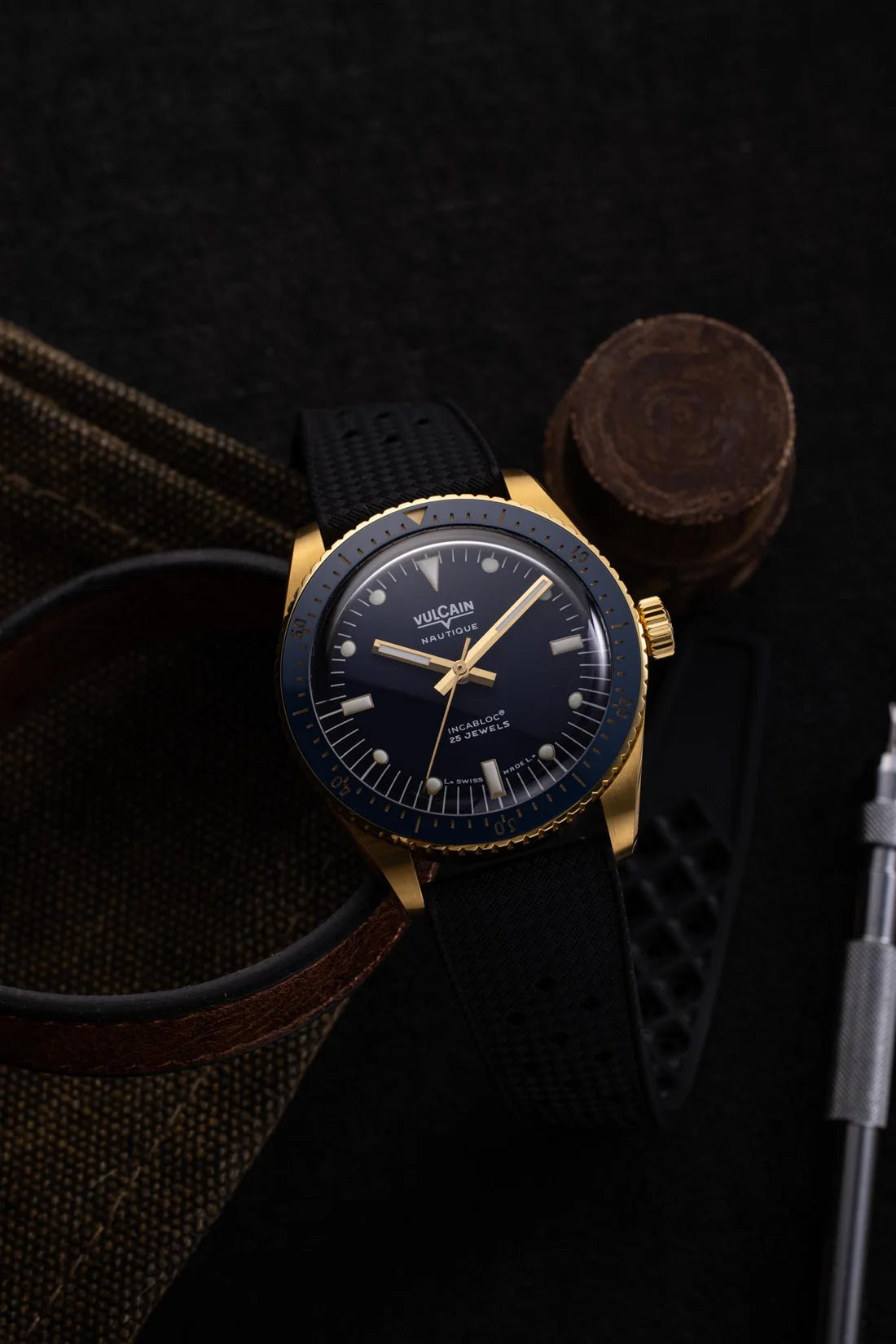 Vulcain Watch - Skindiver Nautique 38mm - Gold & Blue