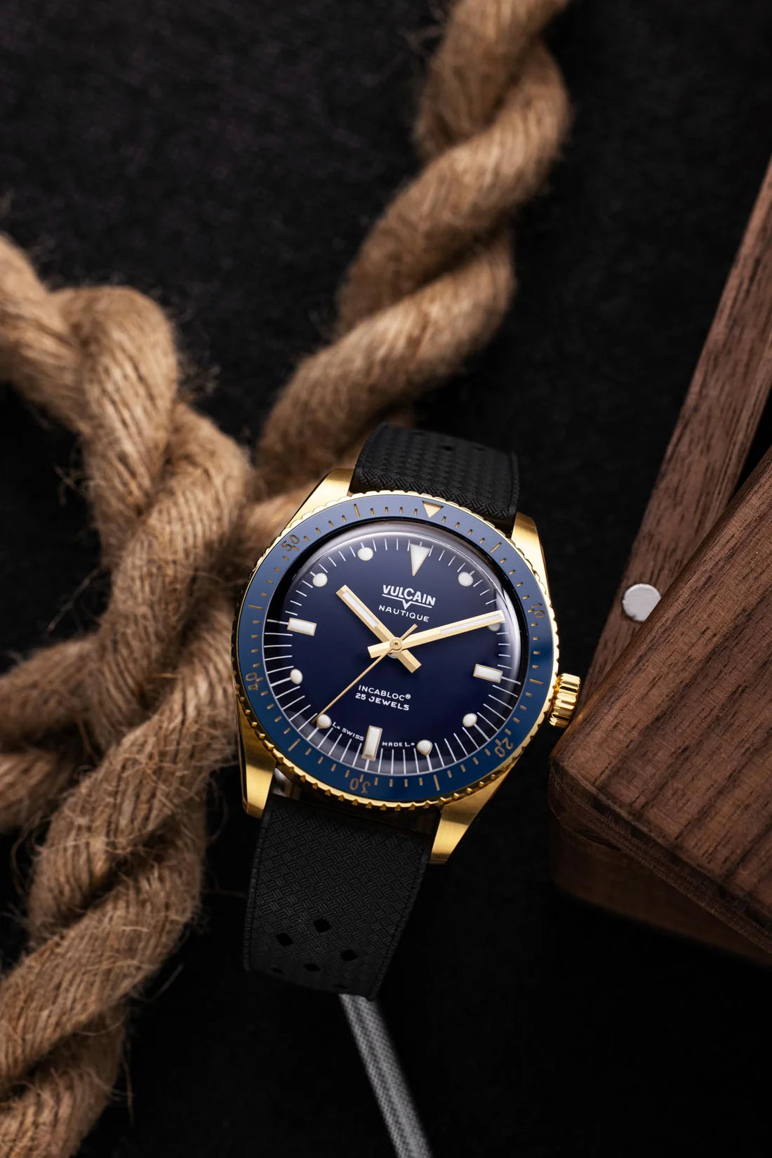 Vulcain Watch - Skindiver Nautique 38mm - Gold & Blue