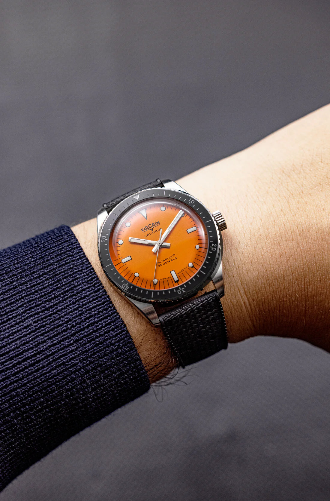 Vulcain Watch - Skindiver Nautique 38mm - Orange (metal bracelet + rubber strap included)